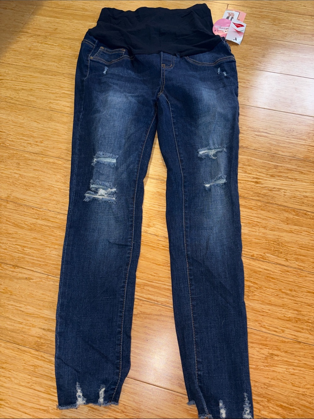 Simple Society Maternity Distressed Skinny Jeans NWT - Size Medium pregnancy